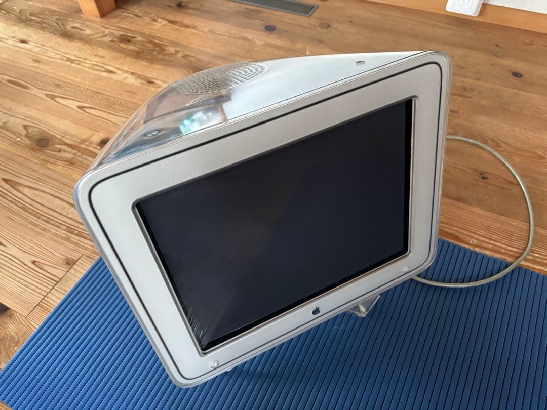 Apple Studio Display　17インチCRTモニター　スケルトン
