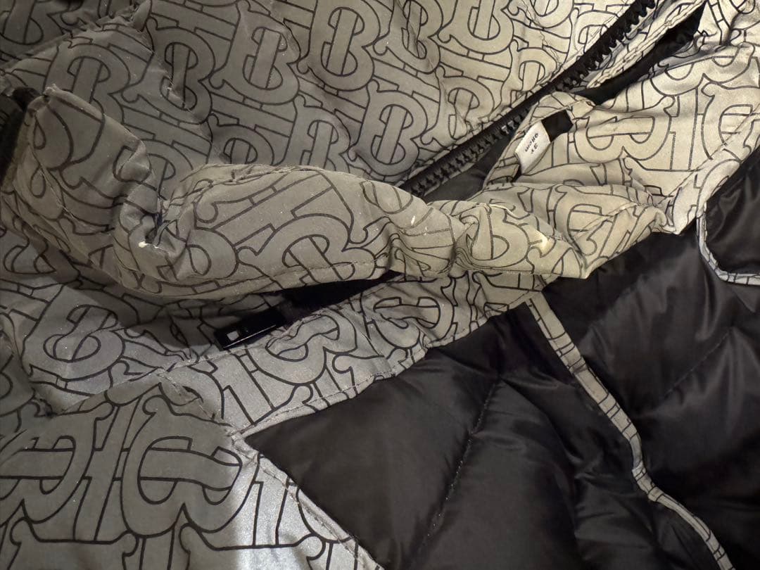 Burberry（バーバリー）グレー キッズアウター 3Y（98cm）