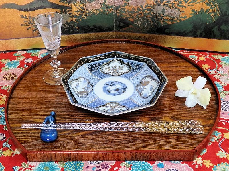 古伊万里　青海波に墨弾籠目紋　楼閣山水に花の図　八角皿２枚F205AS-fbud