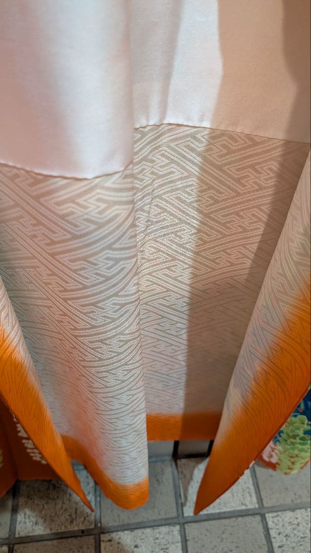 【新品】振袖 オレンジ 藤の花と鳥柄•Мサイズ