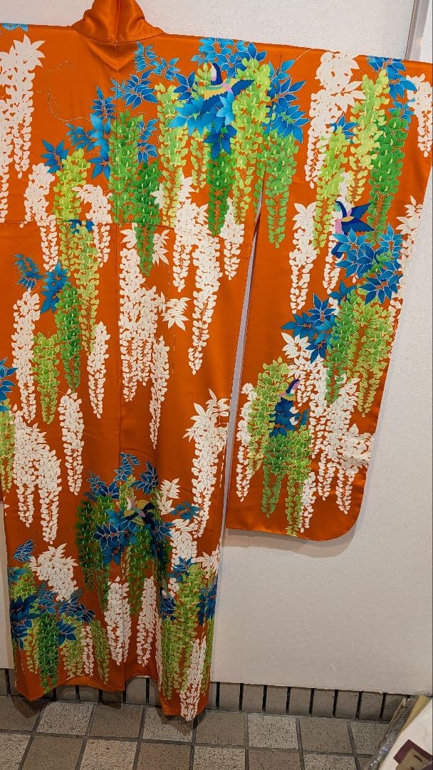 【新品】振袖 オレンジ 藤の花と鳥柄•Мサイズ