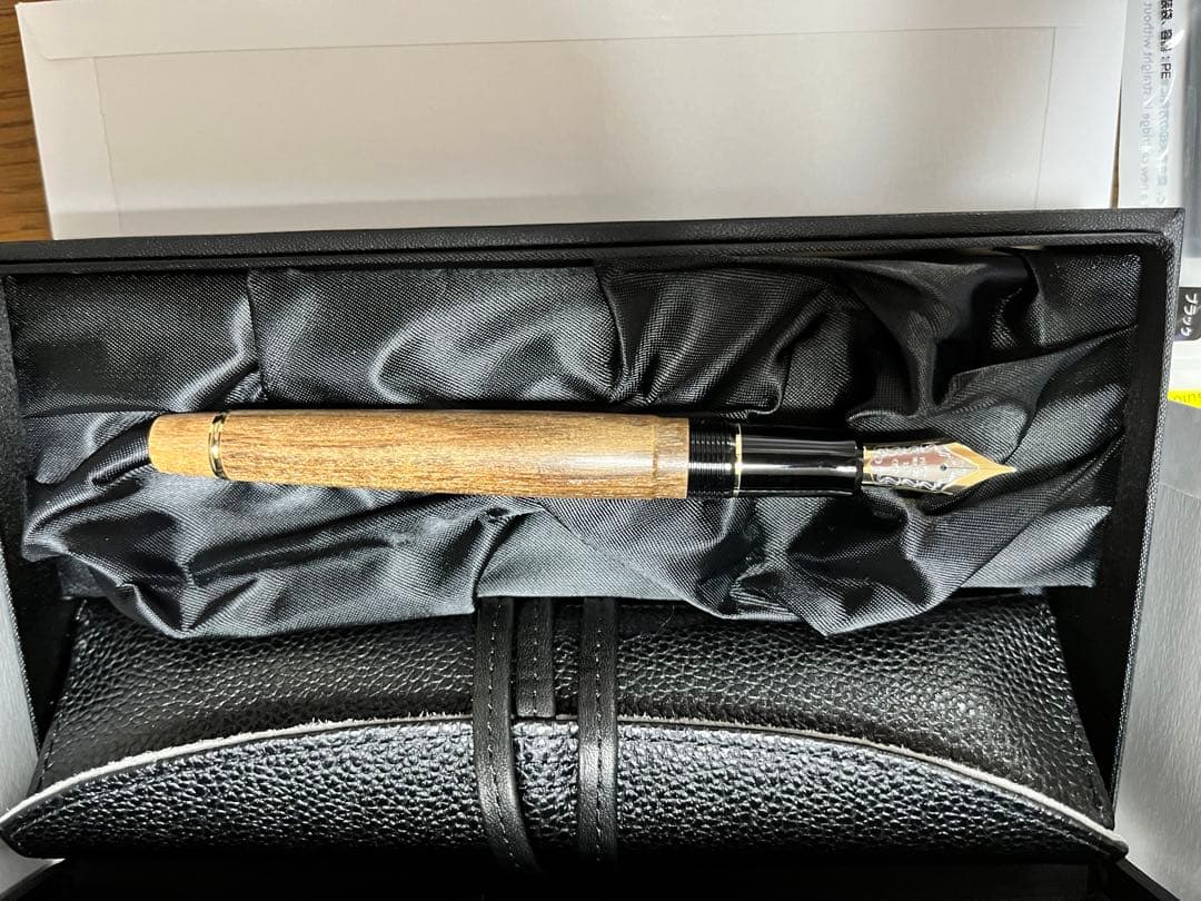 パイロット　万年筆　カスタム槐　中字　18K