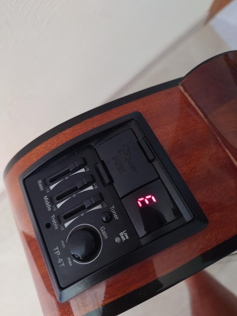 ギターTakamine EG340C エレアコ・クエレクトリック・アコ