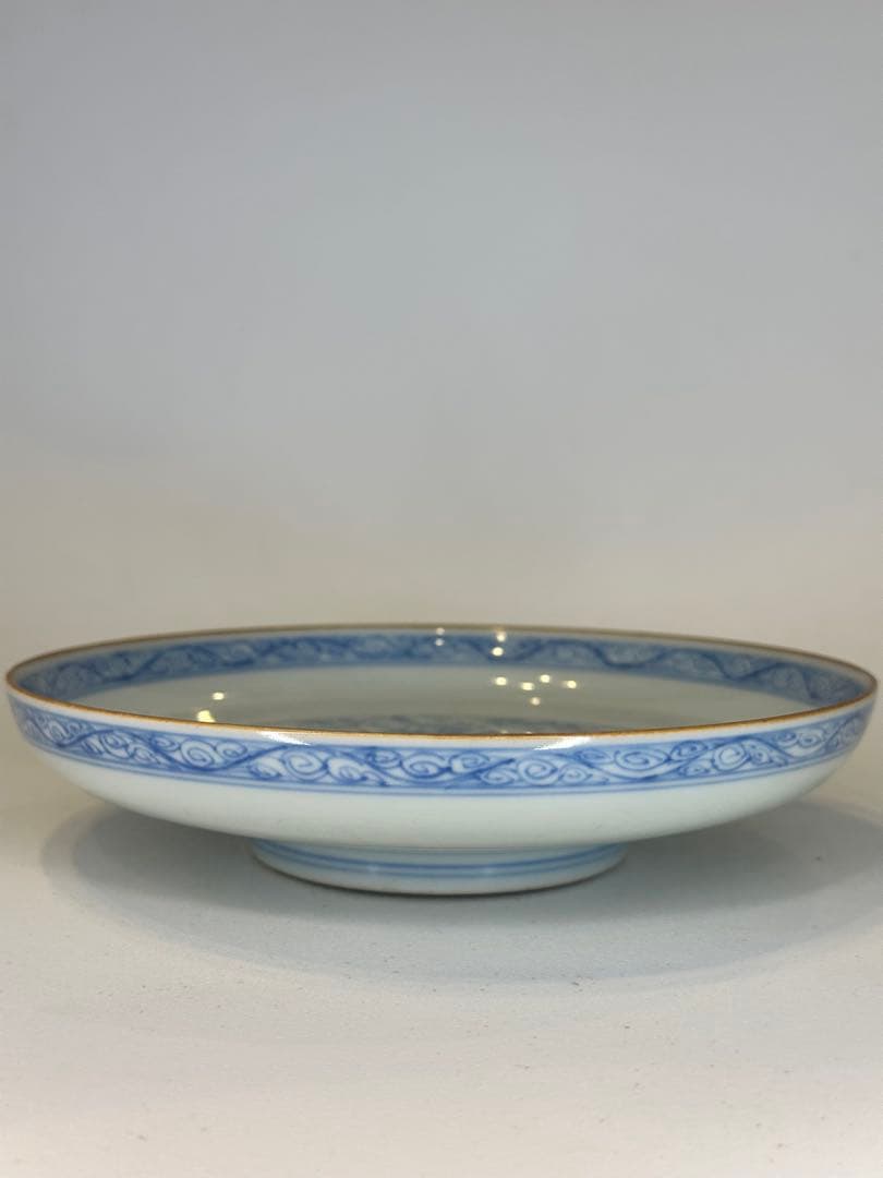 中国 大明成化年製 青花染付 唐草文皿 高台厚手 地紋入 古陶磁 骨董品