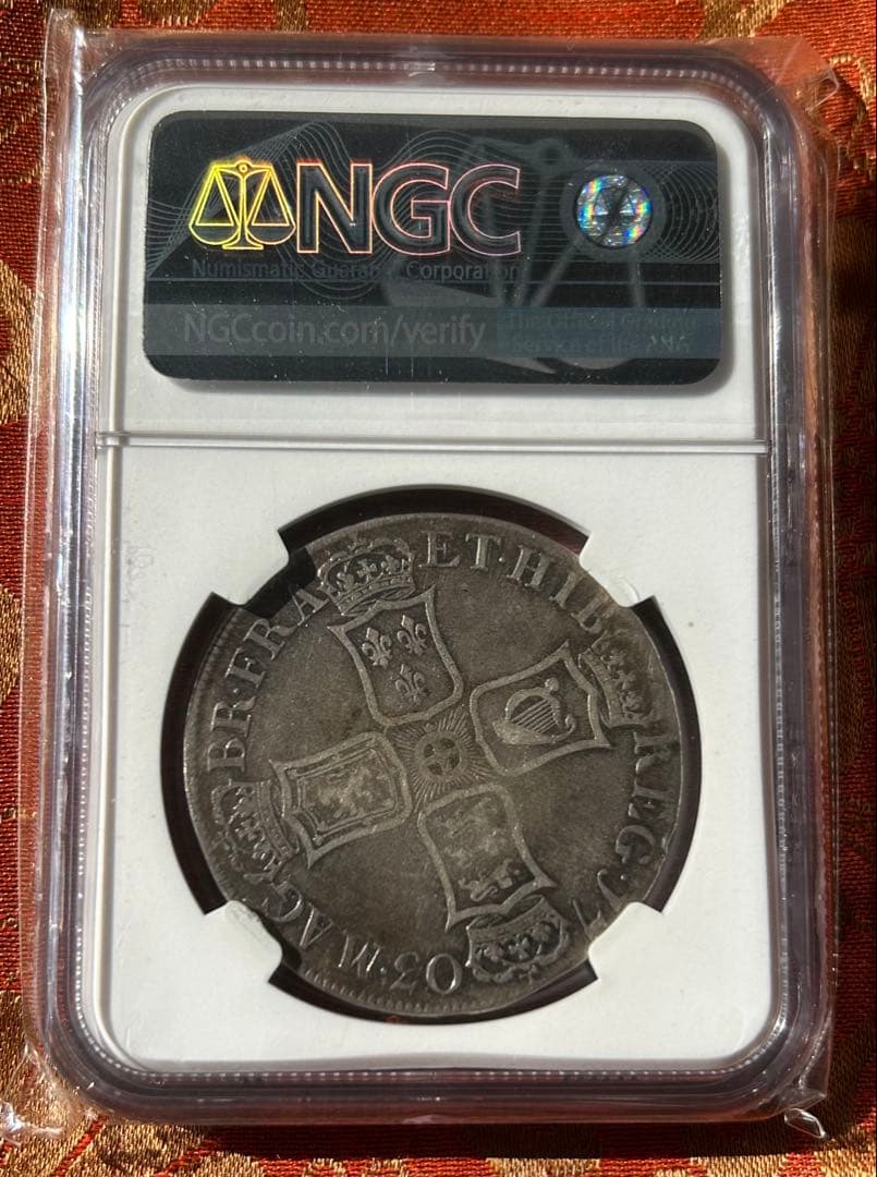 英国　アン女王　1703年　クラウン銀貨　VIGO VF 25