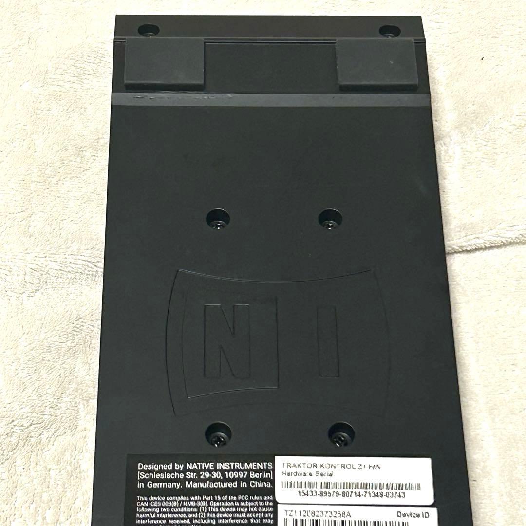 【美品】TRAKTOR KONTROL Z1 DJコントローラー AC不要モデル