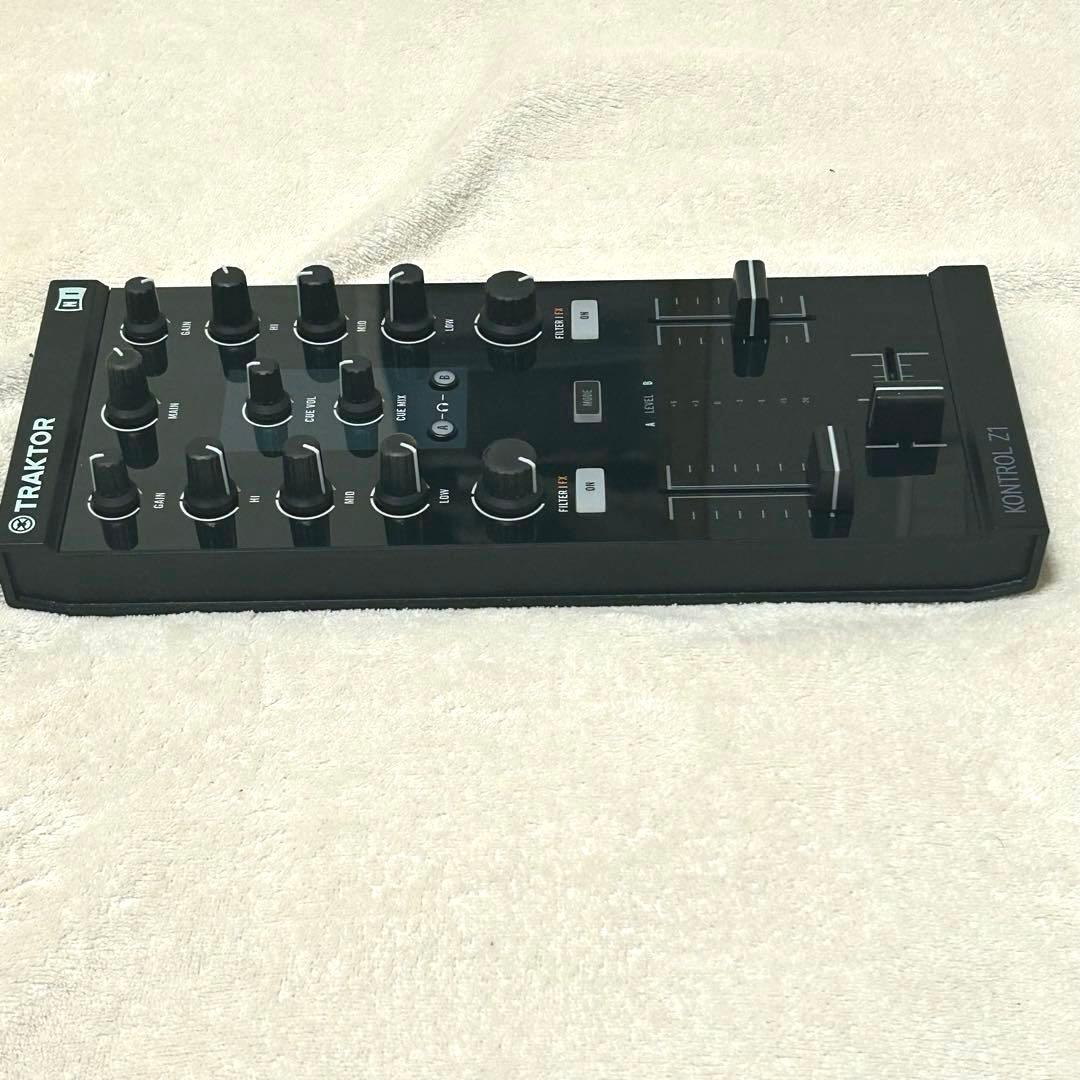 【美品】TRAKTOR KONTROL Z1 DJコントローラー AC不要モデル
