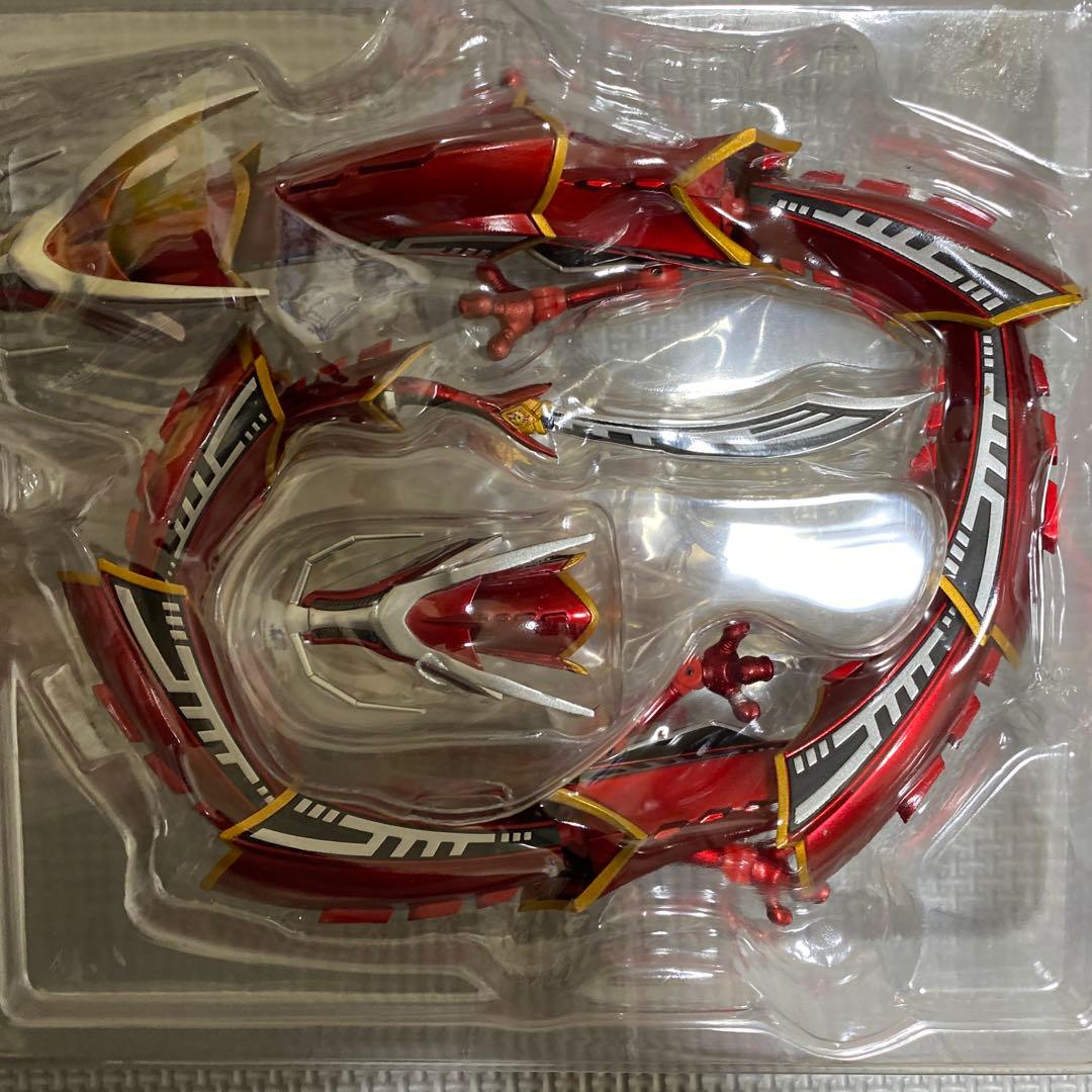 ［中身未使用］s.h.figuarts 仮面ライダー龍騎　バンダイ
