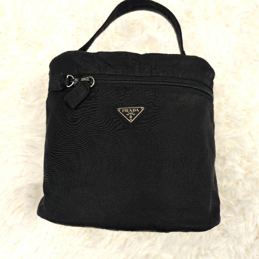 PRADA プラダ ナイロン バニティ バッグ ブラック 三角ロゴプレート