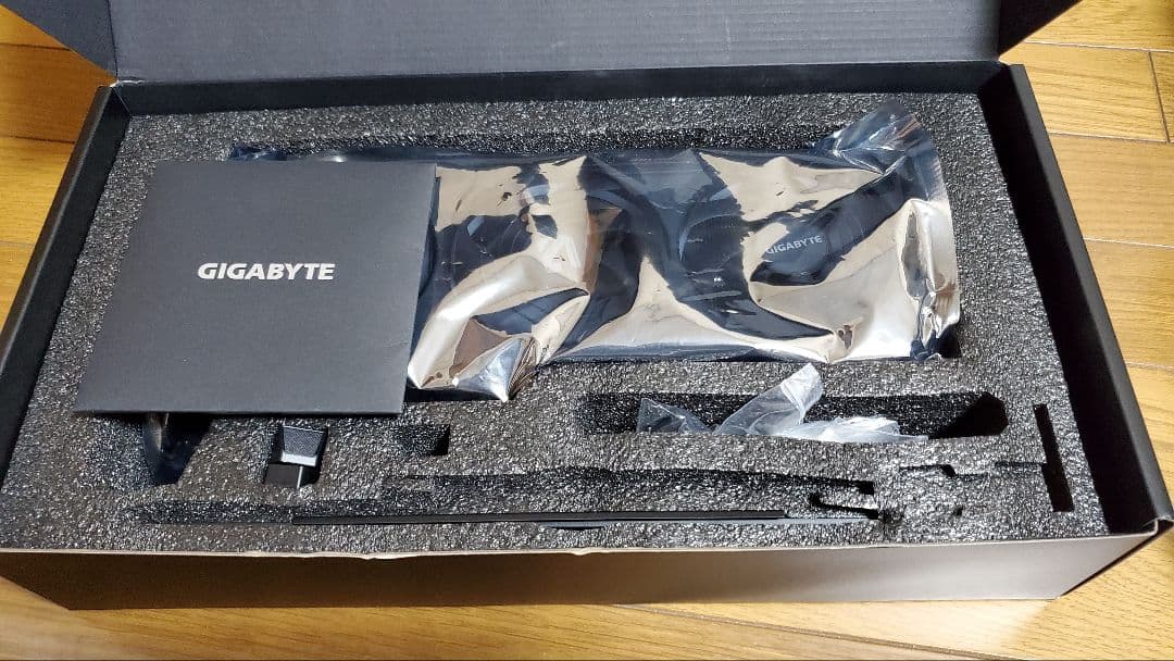 美品 GIGABYTE RTX 5070 12GB GAMING OC