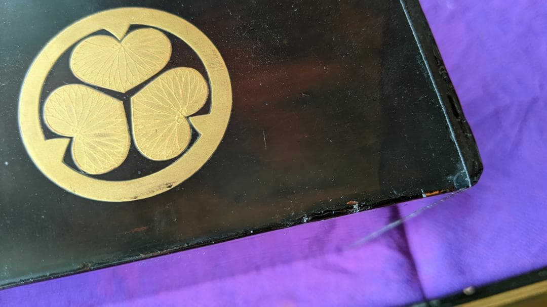 三葉葵紋木箱