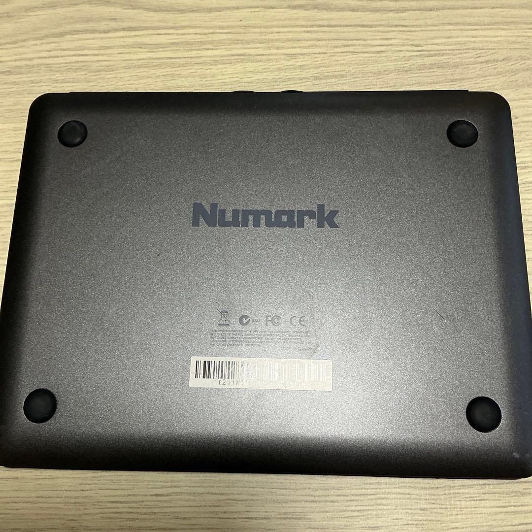 C461 Numark Mixtrack Edge DJコントローラー