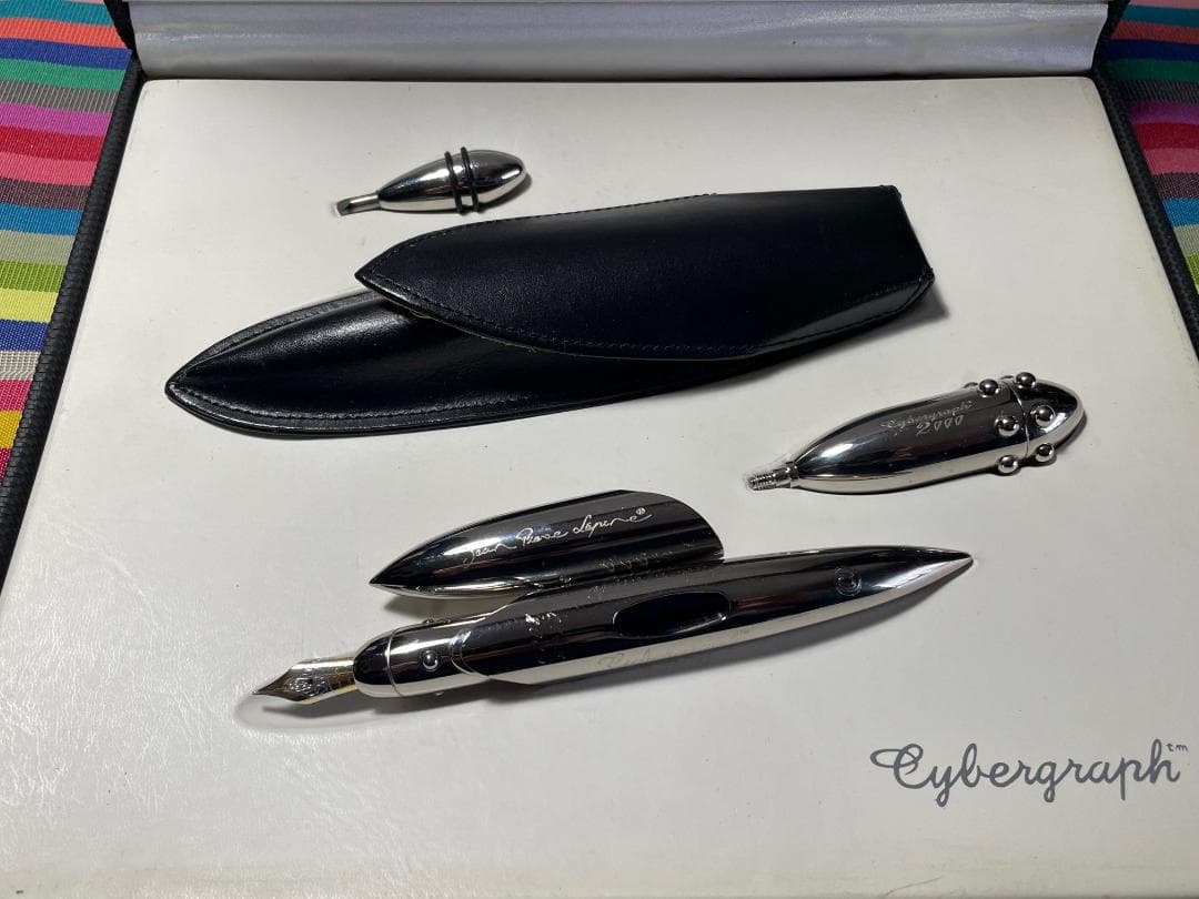 入手困難　希少ジャン・ピエール・レピーヌ　サイバーグラフ　万年筆１８ＫニブＭ程度