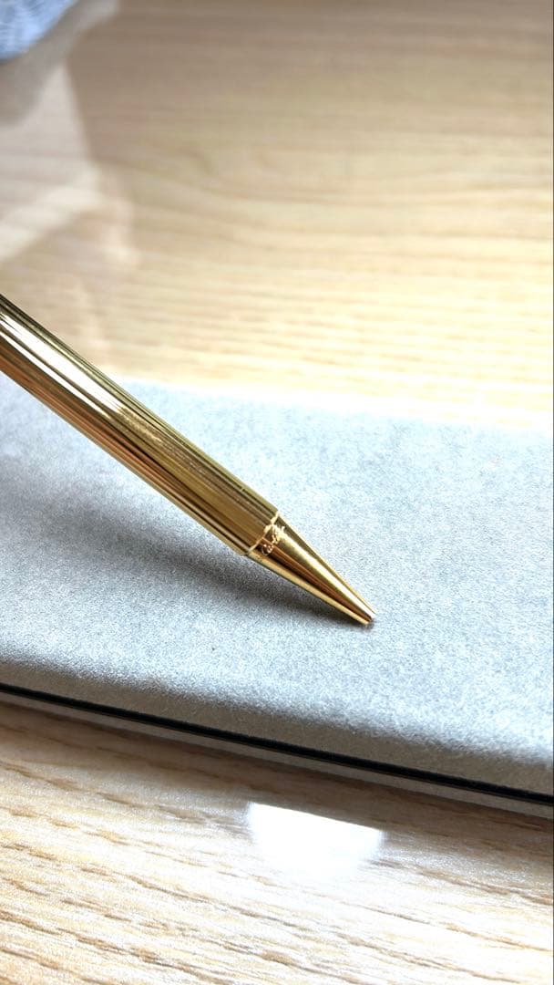 カルティエ トリニティ ドゥ ロゴ入り ツイスト式 ボールペン ゴールドボルドー