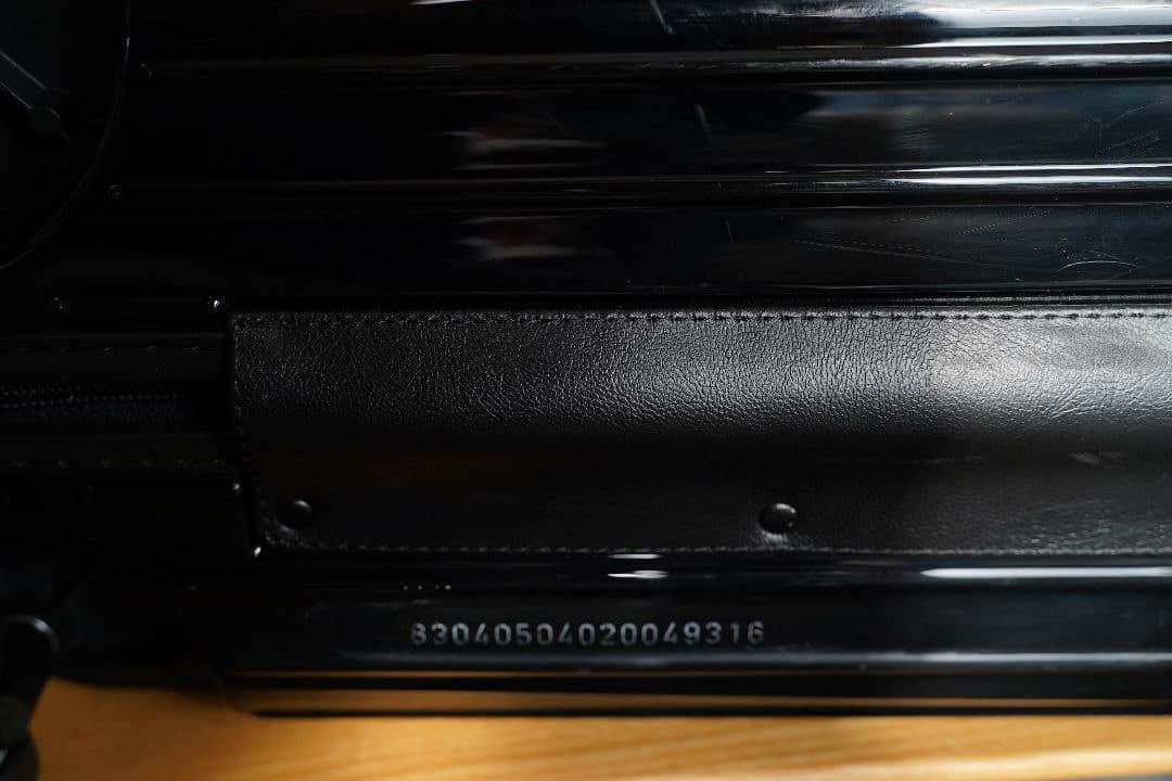 RIMOWA SALSA DELUX TSA ロック四輪 キャビン持込サイズ