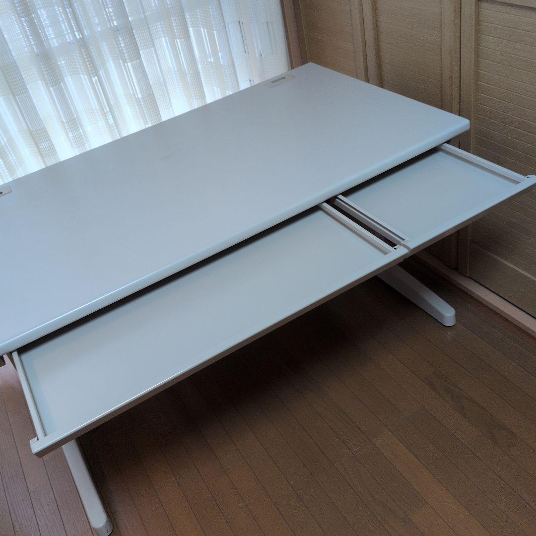 オフィスデスク 平机 コクヨ ホワイト　送料込み（メルカリ便）