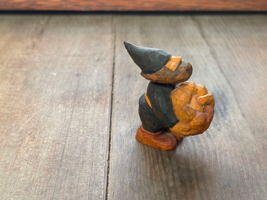 藤岡孝一 木彫 ポルックス 小人 カボチャを抱える小人 北海道作家　彫刻