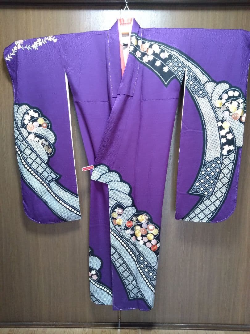 振袖　しつけ付　絞り　金糸　刺繍　成人式　豪華　古典柄　重ね衿付き