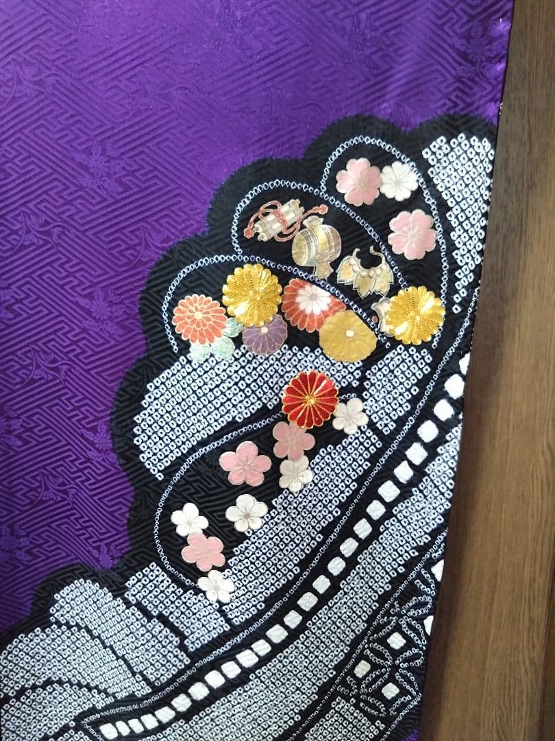 振袖　しつけ付　絞り　金糸　刺繍　成人式　豪華　古典柄　重ね衿付き