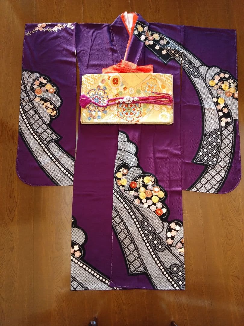振袖　しつけ付　絞り　金糸　刺繍　成人式　豪華　古典柄　重ね衿付き
