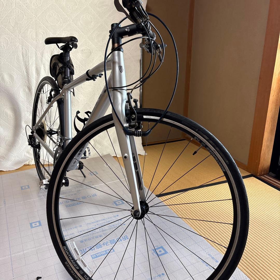 #TREK2017年モデル　FXS4 #クロスバイク シルバー