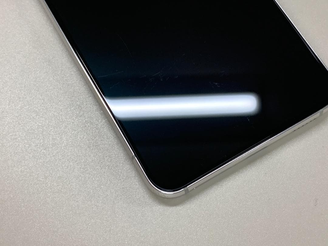 ★美品 Galaxy S22 256GB SIMフリー KDDI SCG13