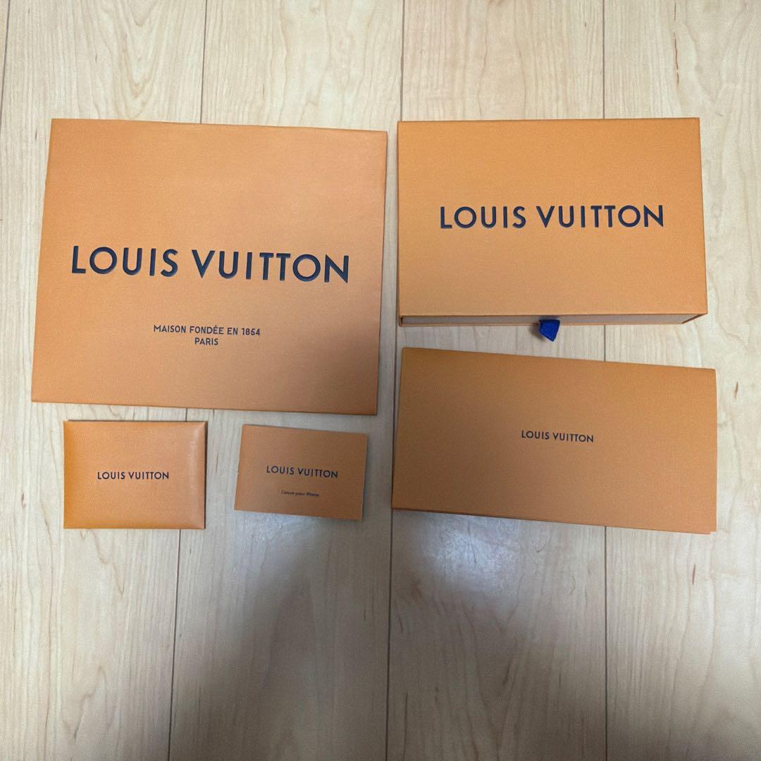 Louis Vuitton 手帳型ケース　iPhone16Proフォリオ