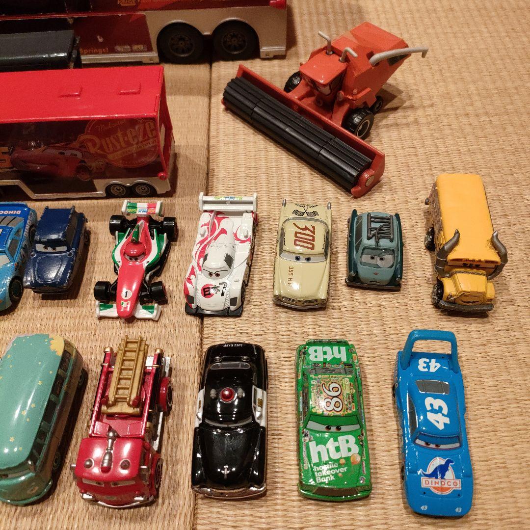 カーズ ミニカーセット トレーラー付き