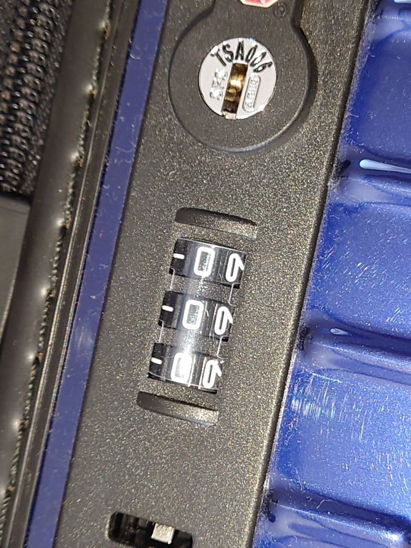 ★リモワ RIMOWA エッセンシャルライト ★ キャビン37Lグロスブルー★