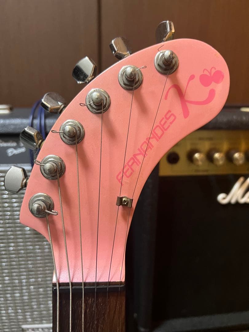 Fernandes ZO-3HK サンリオコラボモデル キティ