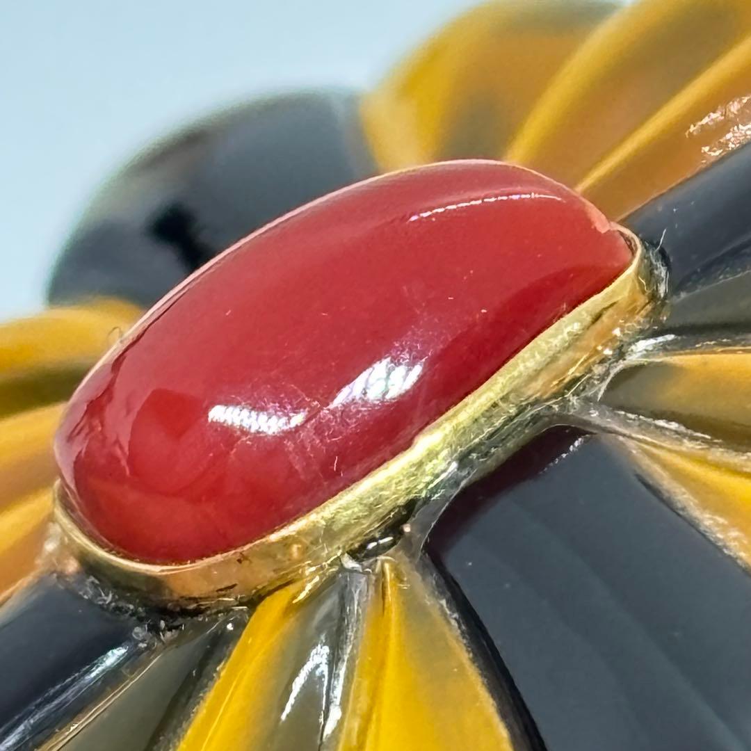 111405 本鼈甲　白甲　黒甲　k18 血赤珊瑚　花芯　ネックレス兼ブローチ