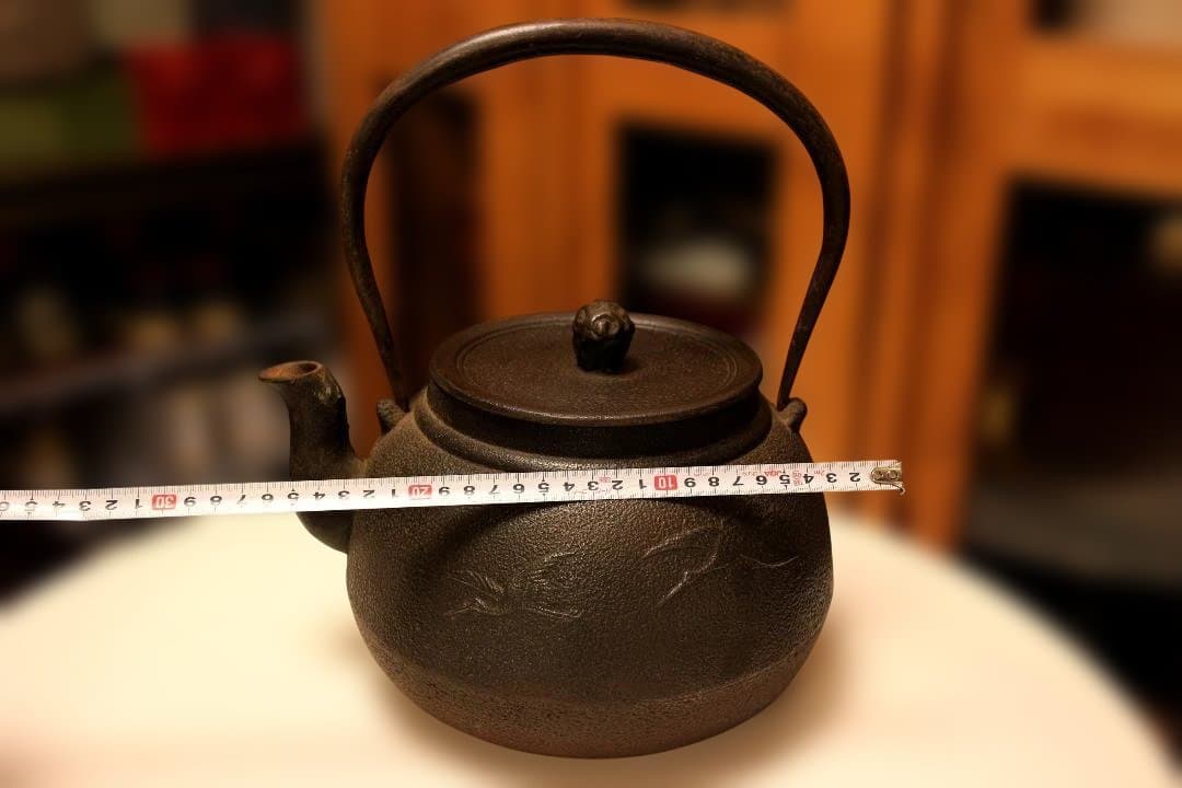 鋳鉄製 花模様 鉄瓶