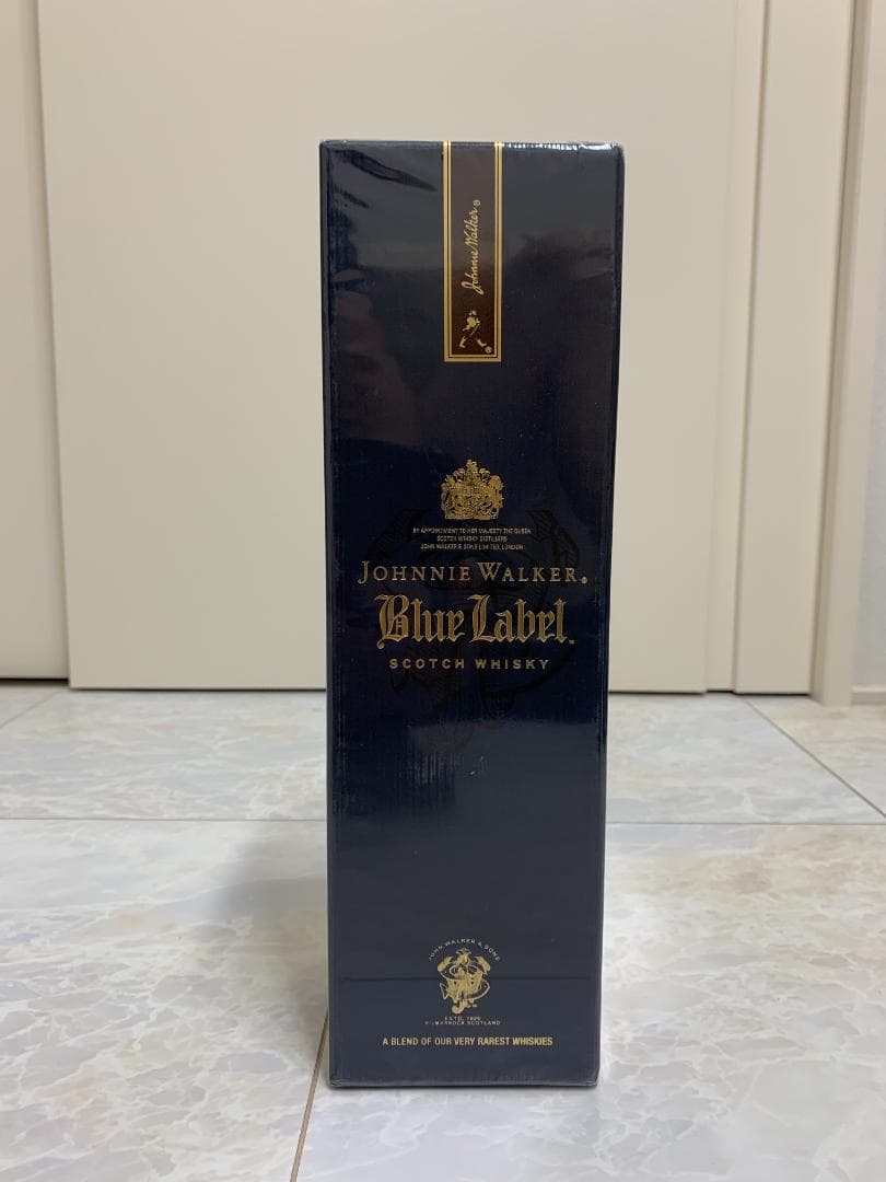 ウイスキー JOHNNIE WALKER Blue Label 750ml