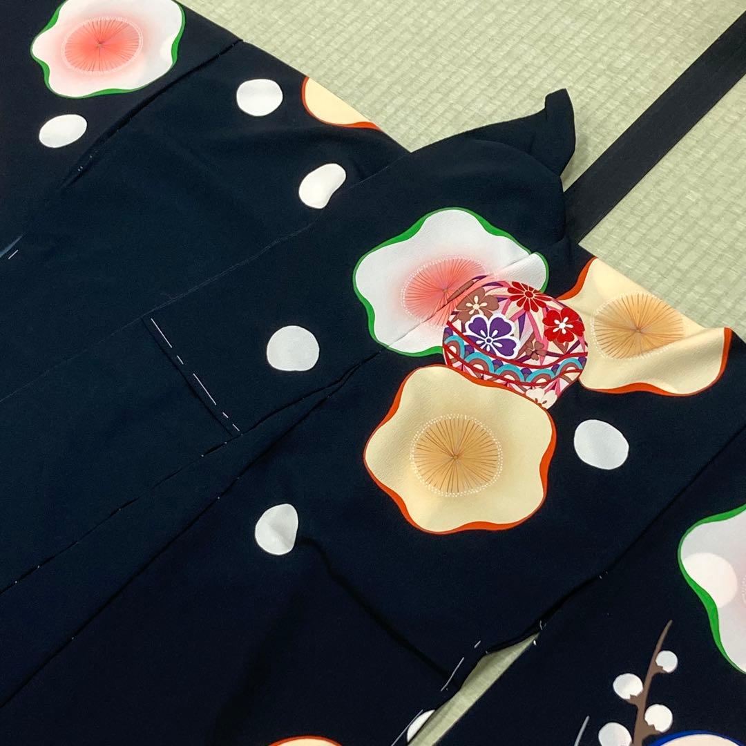 ☆新品未使用☆化繊　未仕立て　リメイク　黒系花模様振袖