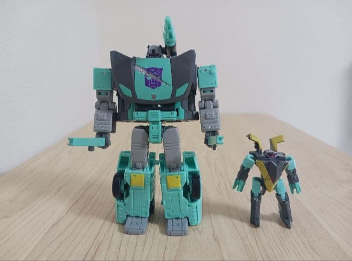 トランスフォーマー シャッタードグラス サイドスワイプ