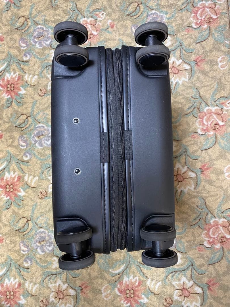 AMERICAN TOURISTER ノヴァストリームキャリーケース　ブラック