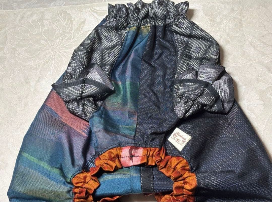 着物リメイク　大島紬　パッチワーク　ハンドメイド犬服　シルク　ロンパース