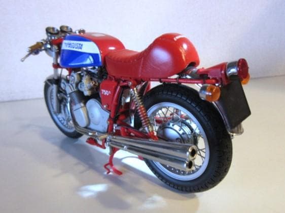 特価 MINICHAMPS (1/12) ＭＶ アグスタ 750S