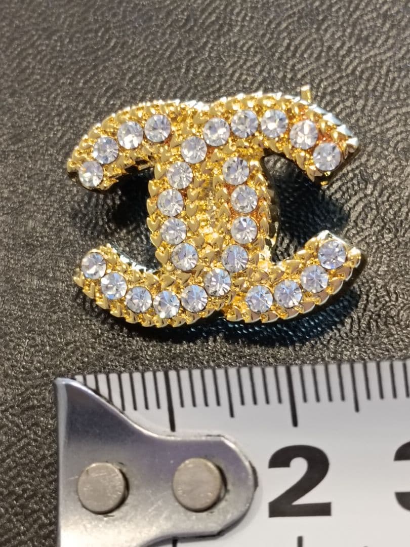 シャネル　ピンブローチ　サイズ　小　ゴールド　付属品なし　刻印あり