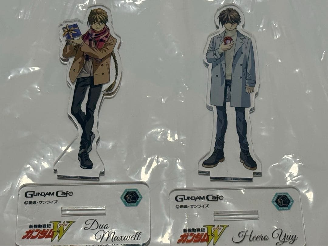ガンダムW ヒイロ デュオ アクリルスタンド クリスマス　ガンダムカフェ