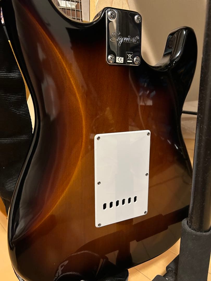 【レフティ】fender スクワイヤー ストラトキャスタータイプ エレキギター