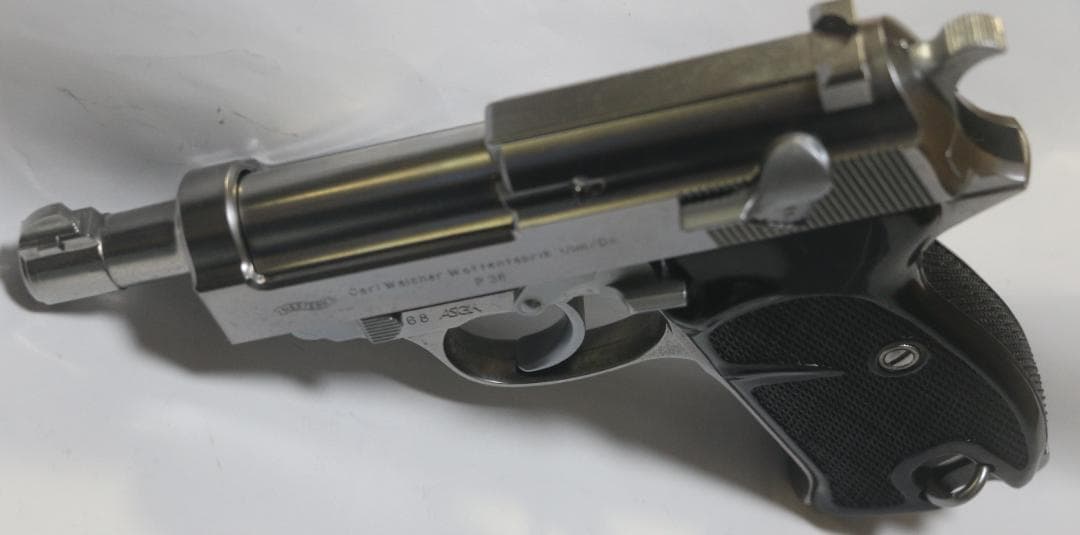 ウェスタンアームズ製ABS樹脂ガスガン　ワルサーＰ３８短バレル銀　ASGK合法品