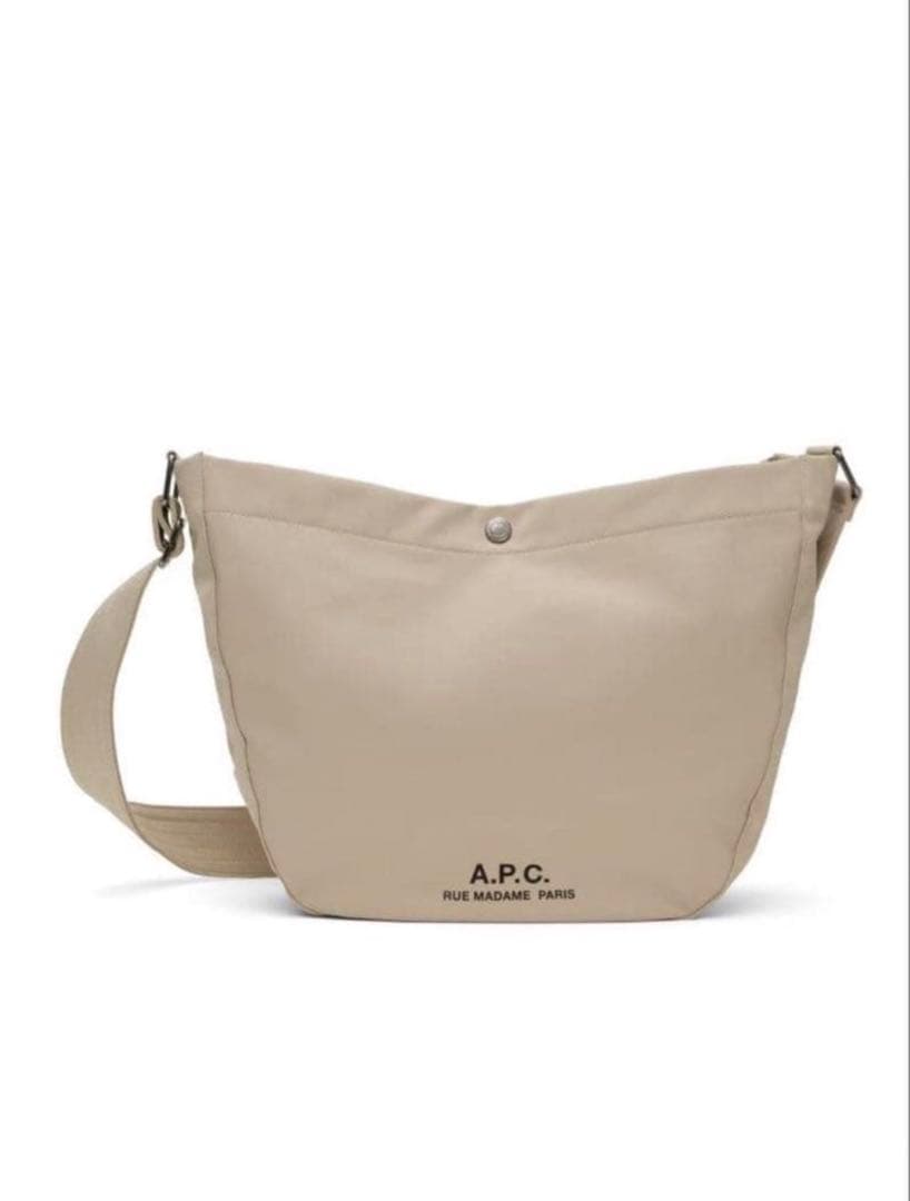 A.P.C. ベージュ ショルダーバッグ
