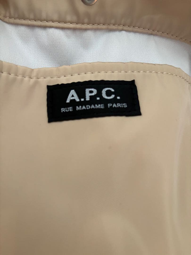 A.P.C. ベージュ ショルダーバッグ