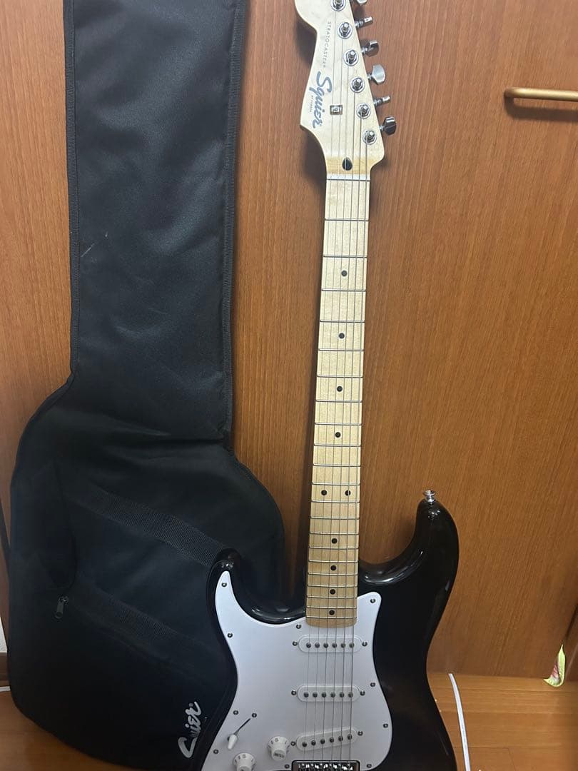 Squier エレキギター ブラック ギターケース付き レフティ