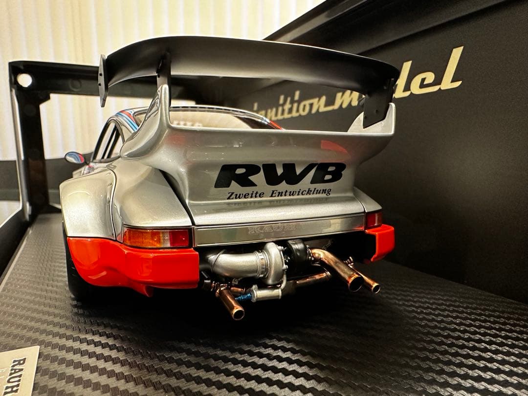 RWB964 マルティニ1/18イグニション