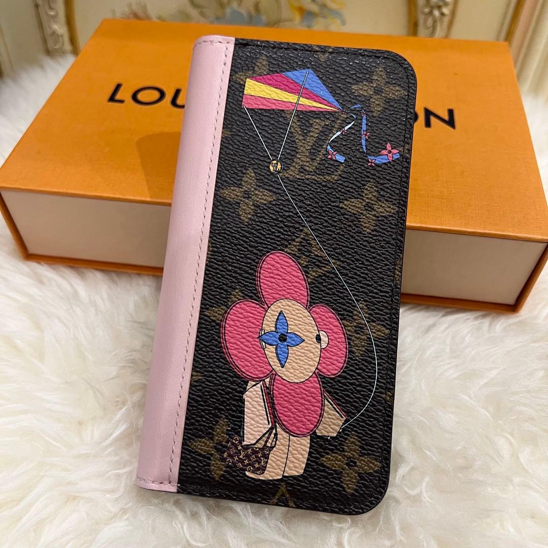 ヴィトン ヴィヴィエンヌiPhoneX &XS フォリオ M69070 日本限定