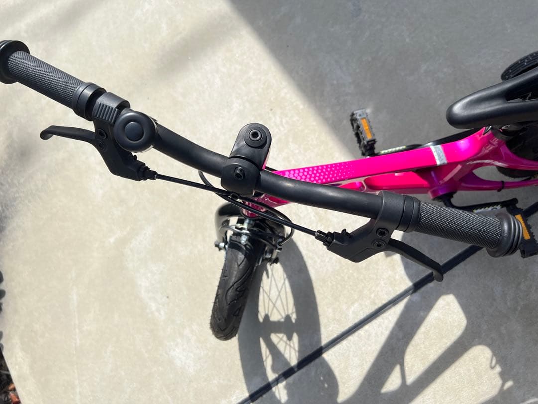 ランボルギーニ　子供自転車　14インチ　ピンク