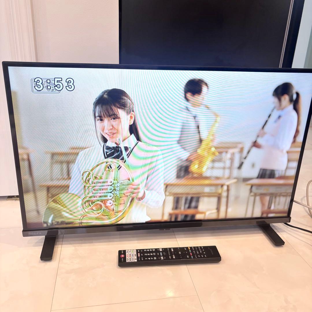 テレビ　美品　2025年製　REGZA 送料無料　32V