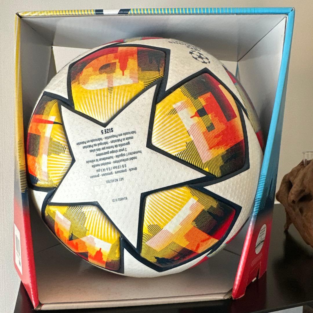 早い者勝ち！！UEFAチャンピオンズリーグ 公式球 サンクトペテルブルク